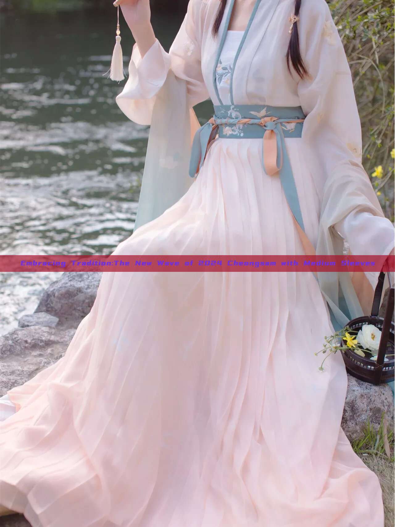 Embracing Tradition:The New Wave of 2024 Cheongsam with Medium Sleeves Embracing Tradition:The New Wave of 2024 Cheongsam with Medium Sleeves
