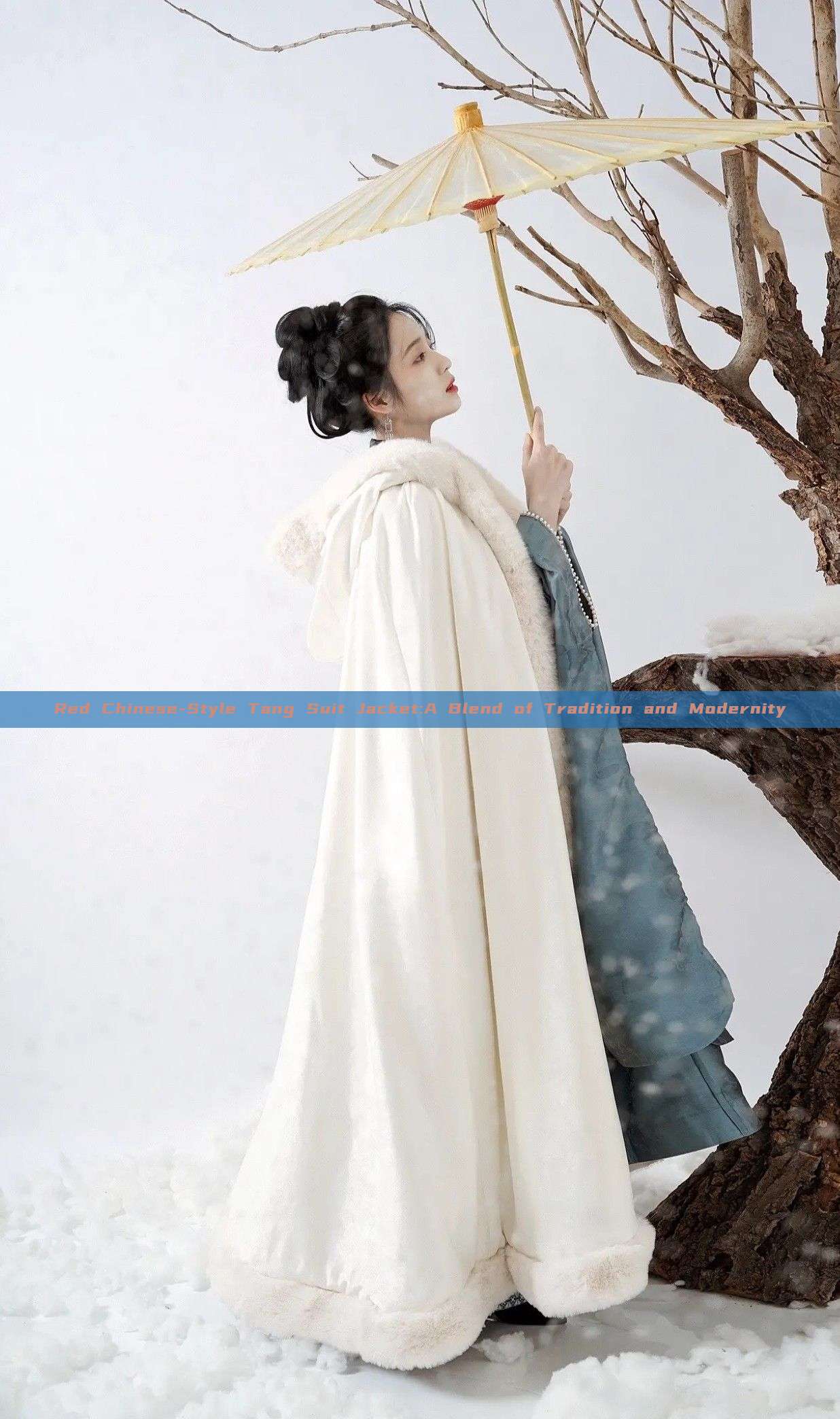 Red Chinese-Style Tang Suit Jacket:A Blend of Tradition and Modernity
