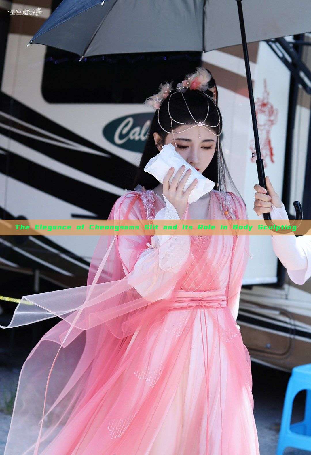 The Elegance of Cheongsams Slit and Its Role in Body Sculpting The Elegance of Cheongsams Slit and Its Role in Body Sculpting