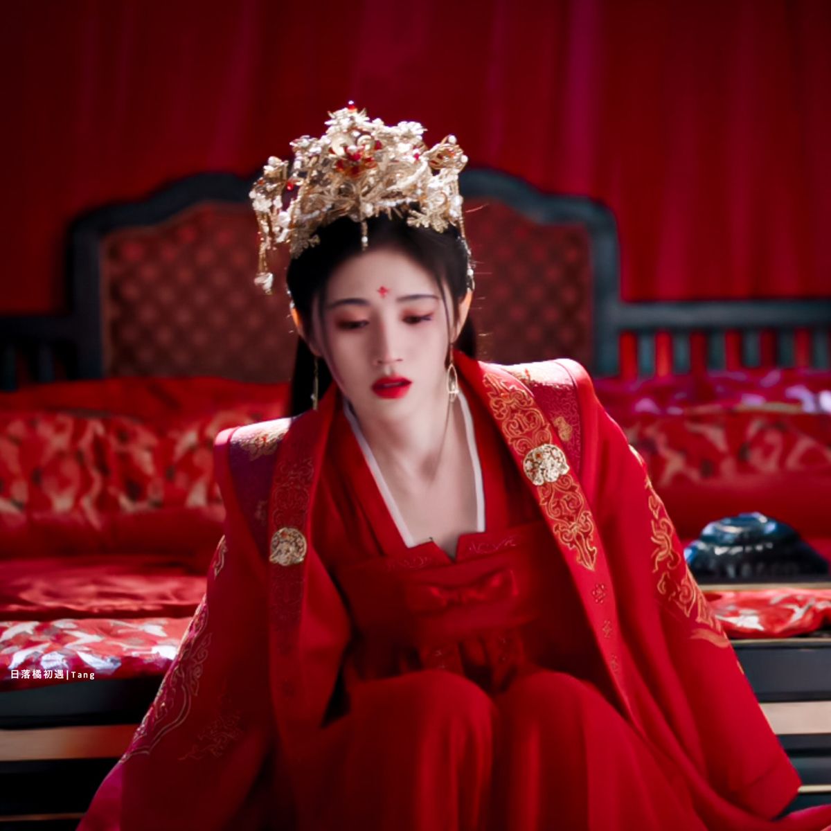 Charming Hanfu:The Delightful Traditional Beauty of Chinese Fashion Charming Hanfu:The Delightful Traditional Beauty of Chinese Fashion