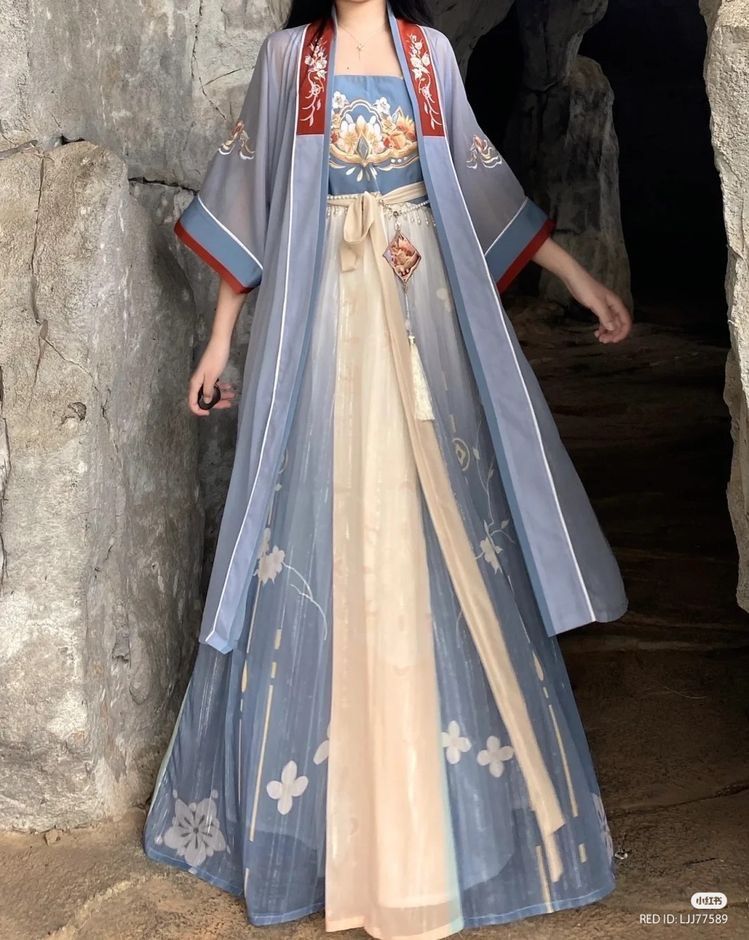 The Splendid Splendor of Song Dynastys Xiapei Hanfu:A Journey Through Time The Splendid Splendor of Song Dynastys Xiapei Hanfu:A Journey Through Time