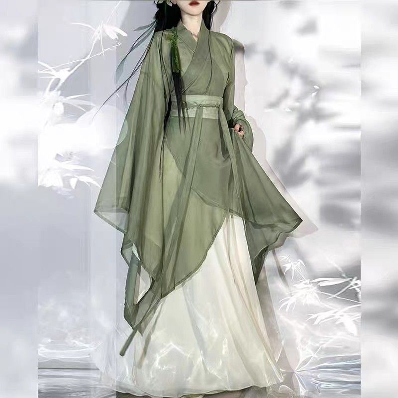 The Radiance of a Red Hanfu Child:A Tale of a Little Girl in a Vibrant Red汉服 The Radiance of a Red Hanfu Child:A Tale of a Little Girl in a Vibrant Red汉服