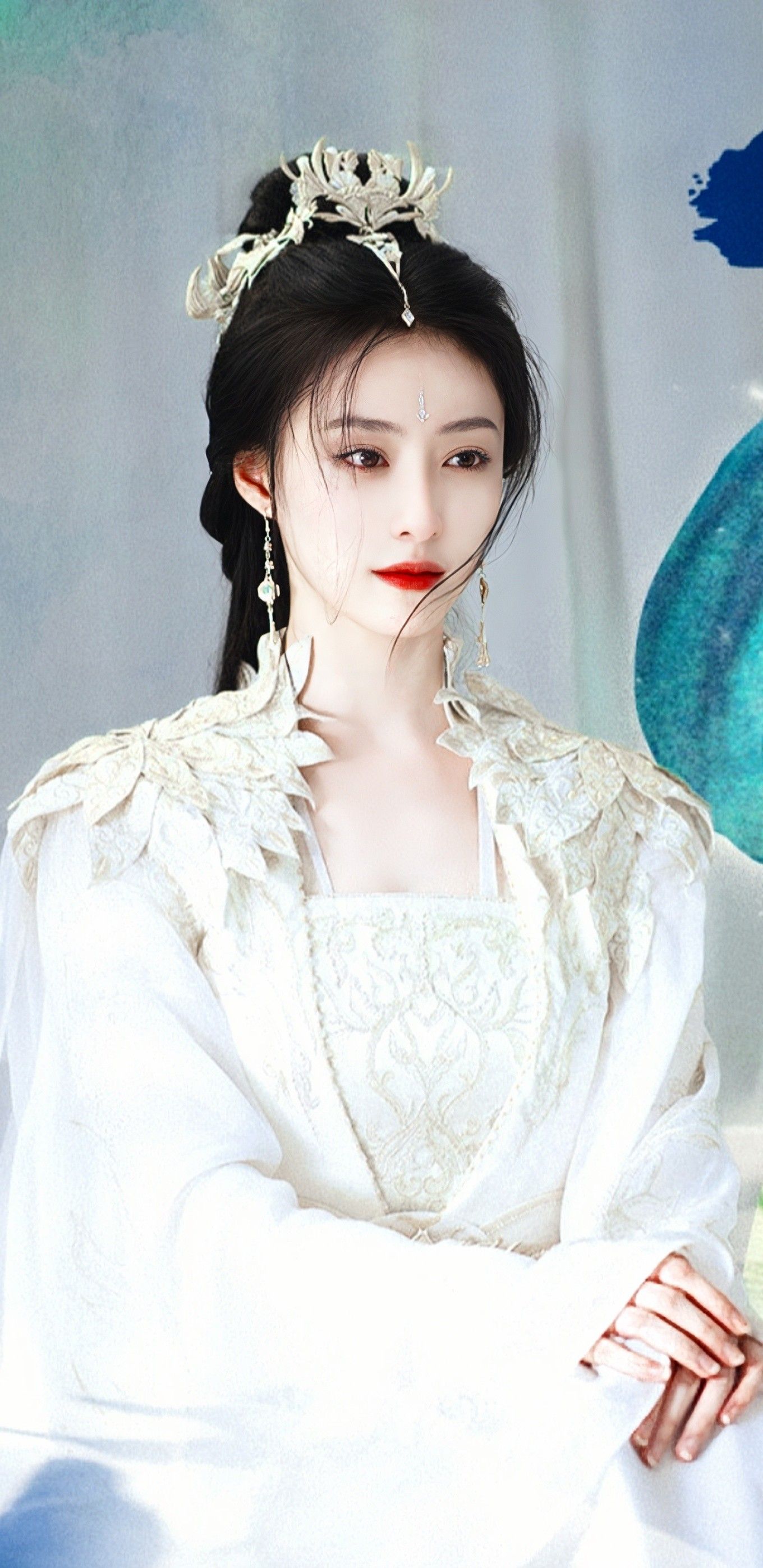 Blue Hanfu for Summer Girls:A Guide to Styling and Care Blue Hanfu for Summer Girls:A Guide to Styling and Care
