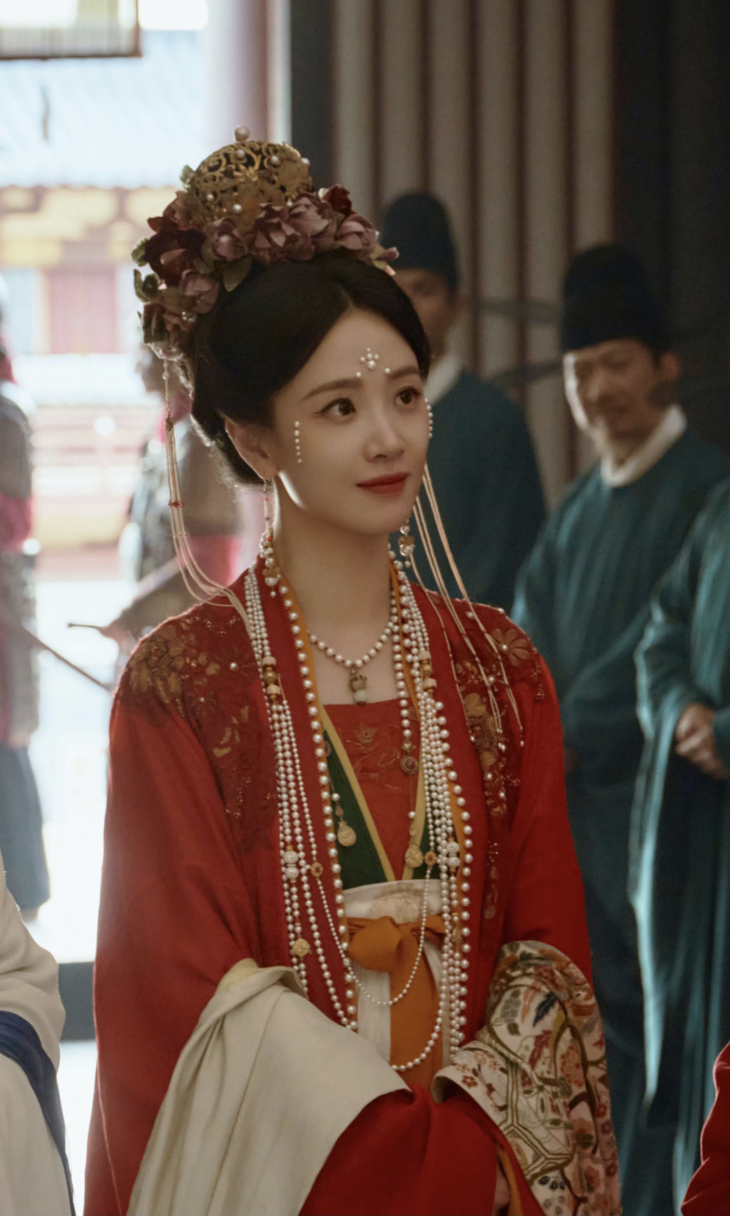 Apricot Pink Cheongsam:A Glimpse into Traditional Elegance