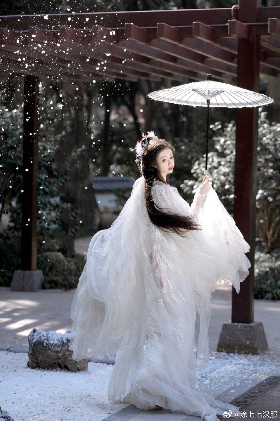 The Revival of Bubble-袖旗袍:A Blend of Traditional Elegance and Modern Charm The Revival of Bubble-袖旗袍:A Blend of Traditional Elegance and Modern Charm