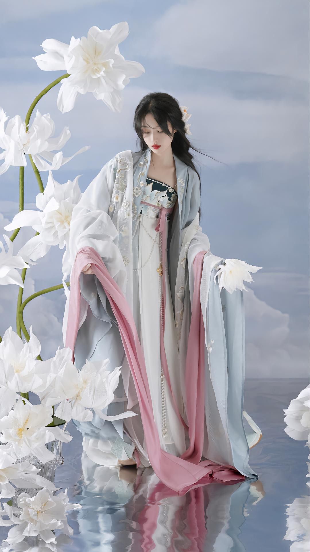 Winter Elegance in a Qixiong Ruqun:The Charm of Traditional Hanfu Clothing Winter Elegance in a Qixiong Ruqun:The Charm of Traditional Hanfu Clothing