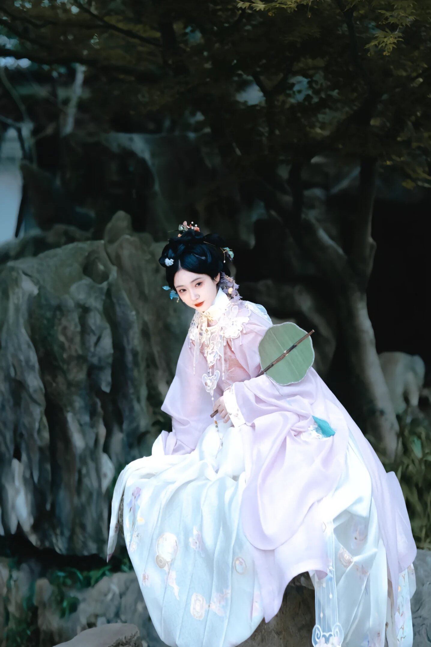 The Enigma of Hanfu Face-Veiling Curtains:A Journey into Traditional Chinese Beauty and Ritual The Enigma of Hanfu Face-Veiling Curtains:A Journey into Traditional Chinese Beauty and Ritual