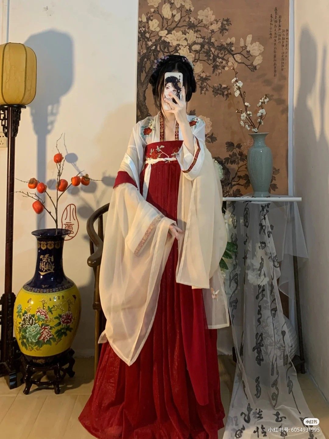 Hanfu Photo Props:The Enchanting Bloom of Traditional Chinese Flower Arrangements Hanfu Photo Props:The Enchanting Bloom of Traditional Chinese Flower Arrangements