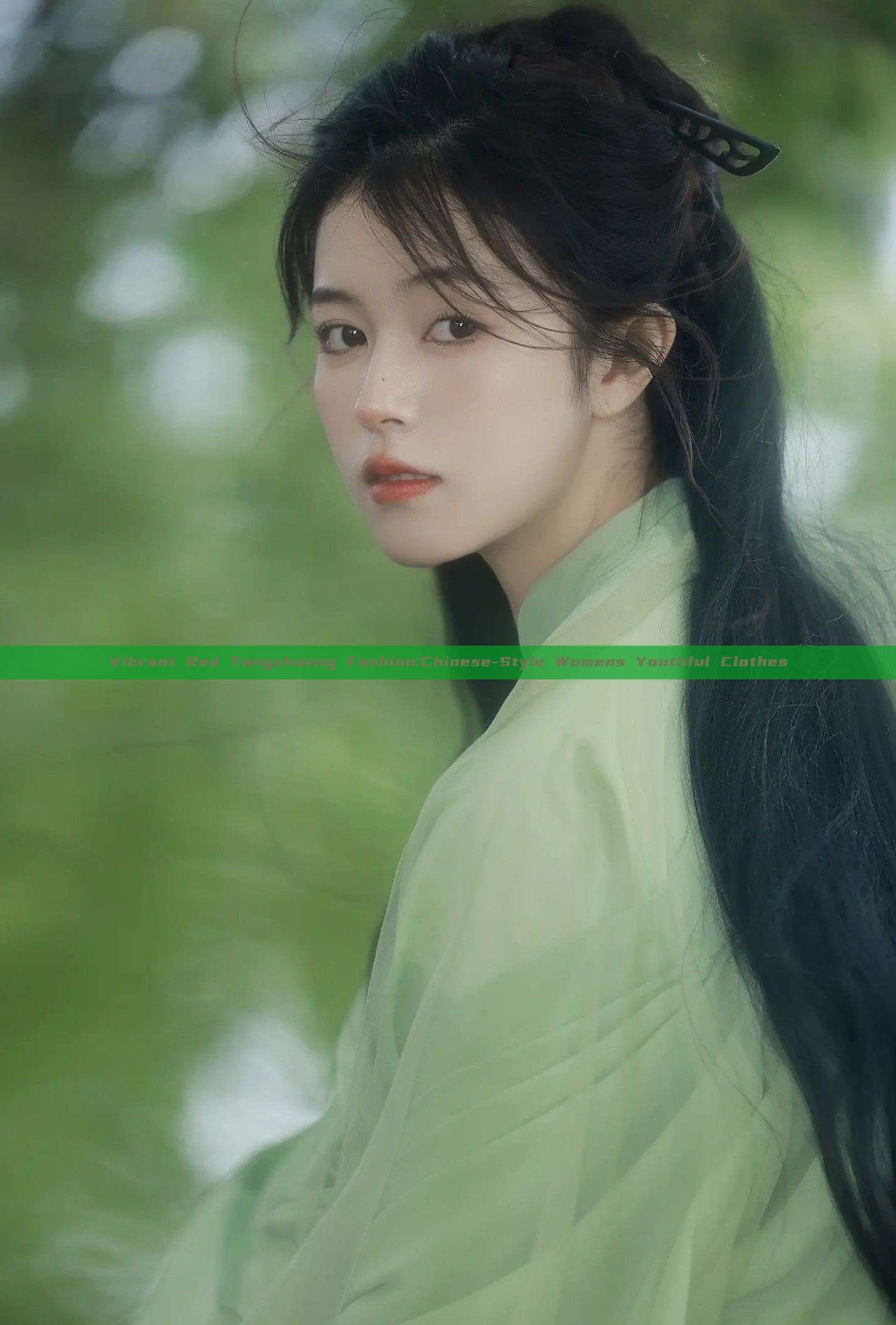 Vibrant Red Tangzhuang Fashion:Chinese-Style Womens Youthful Clothes Vibrant Red Tangzhuang Fashion:Chinese-Style Womens Youthful Clothes