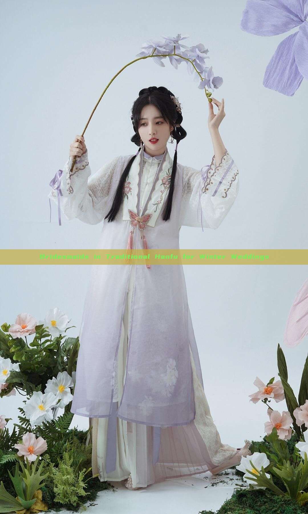 Bridesmaids in Traditional Hanfu for Winter Weddings Bridesmaids in Traditional Hanfu for Winter Weddings