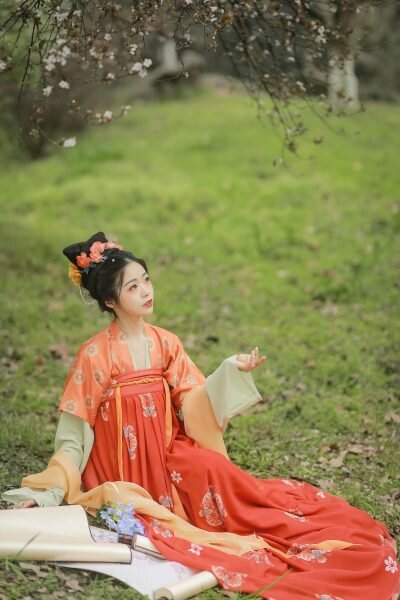 Petite Womens Chinese-Style Tang Suit for Autumn-Winter:A High-End Collection Petite Womens Chinese-Style Tang Suit for Autumn-Winter:A High-End Collection