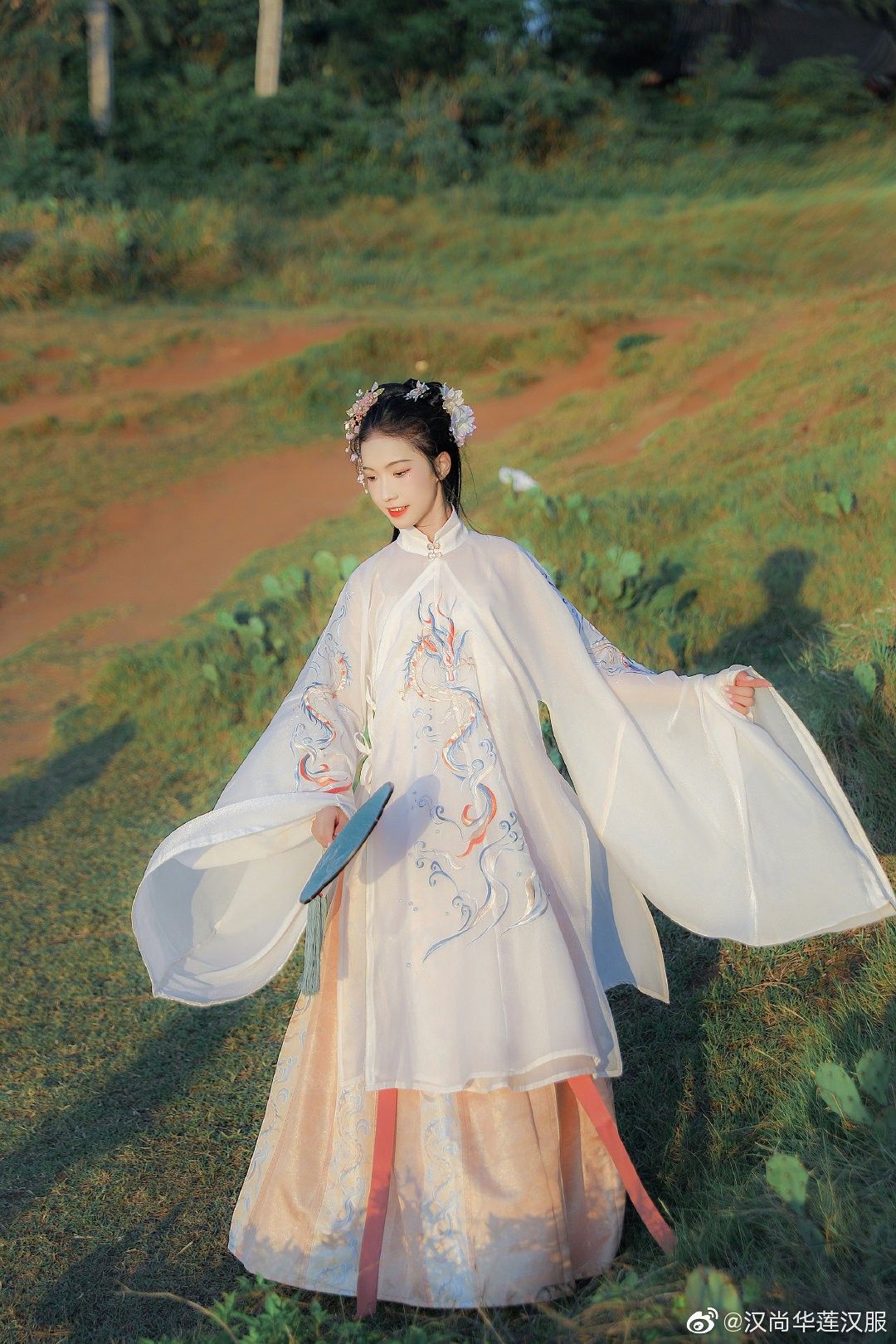 Plum Blossom Style:Exploring the Charm of Countryside-Inspired Hanfu in Plus Sizes Plum Blossom Style:Exploring the Charm of Countryside-Inspired Hanfu in Plus Sizes
