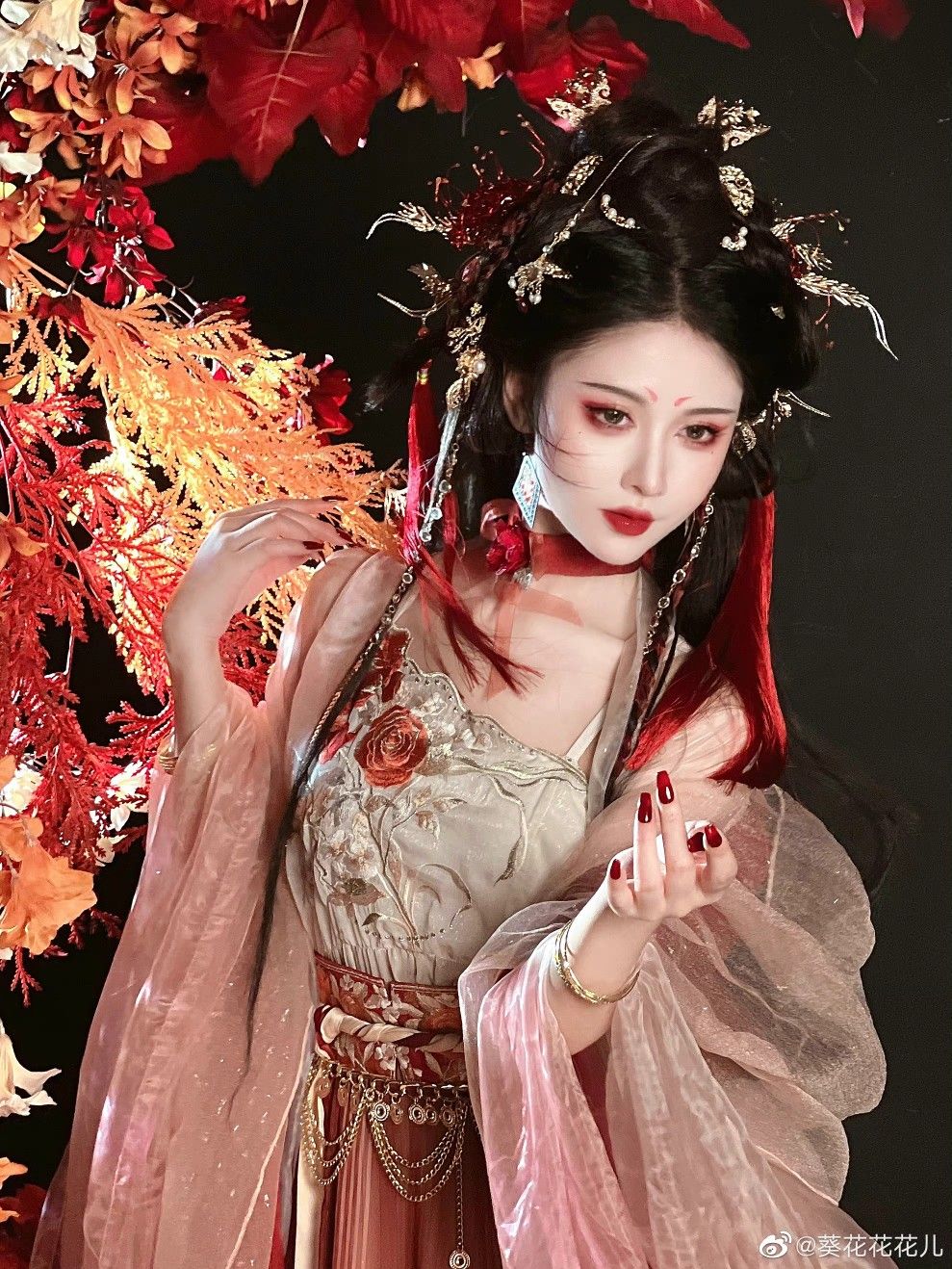 The Splendor of Ming-Style Hanfu Jewelry:The Yueluo Necklace The Splendor of Ming-Style Hanfu Jewelry:The Yueluo Necklace