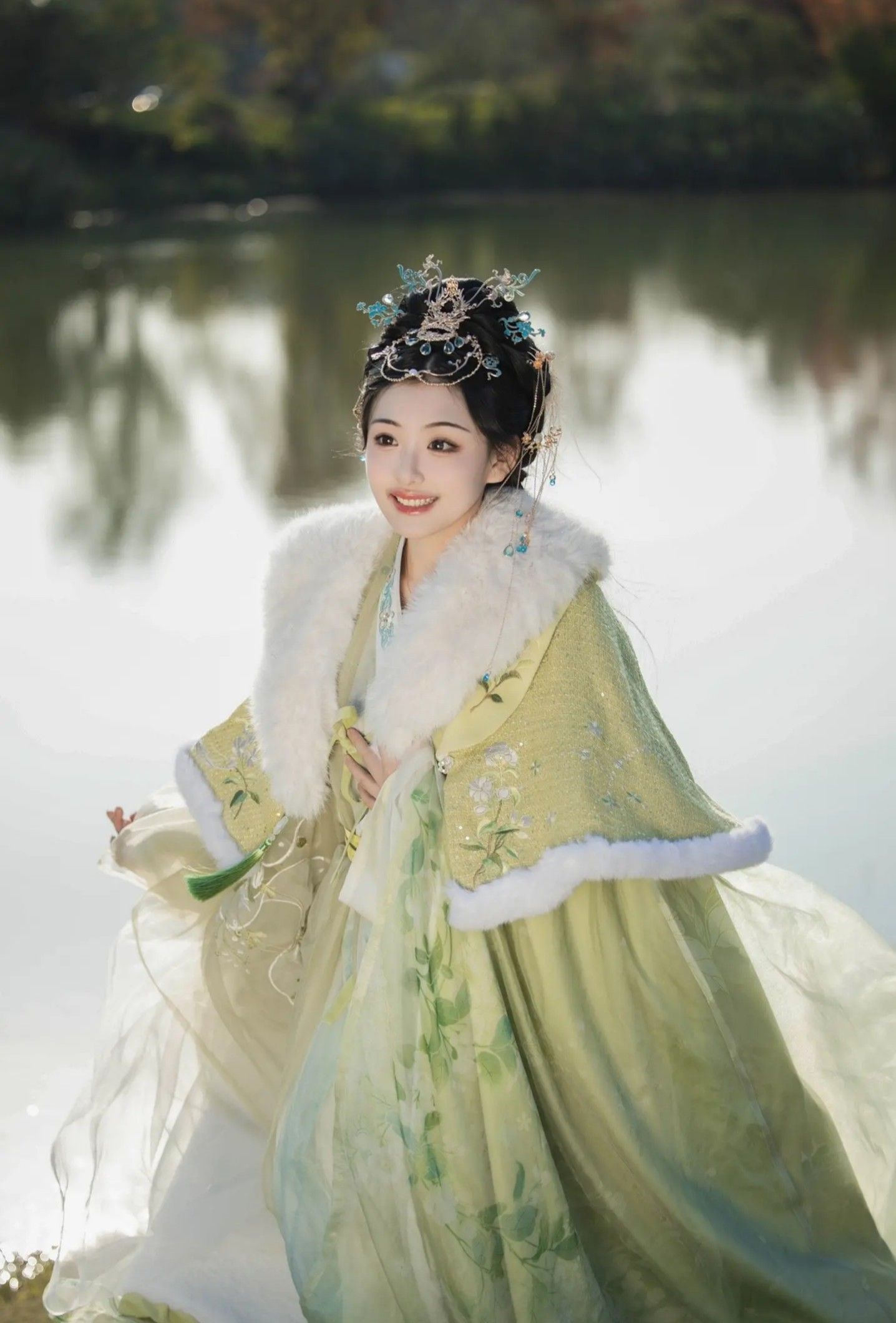 The Enchanting Beauty of Chinese Traditional Clothing:The Story of a汉服女神 The Enchanting Beauty of Chinese Traditional Clothing:The Story of a汉服女神