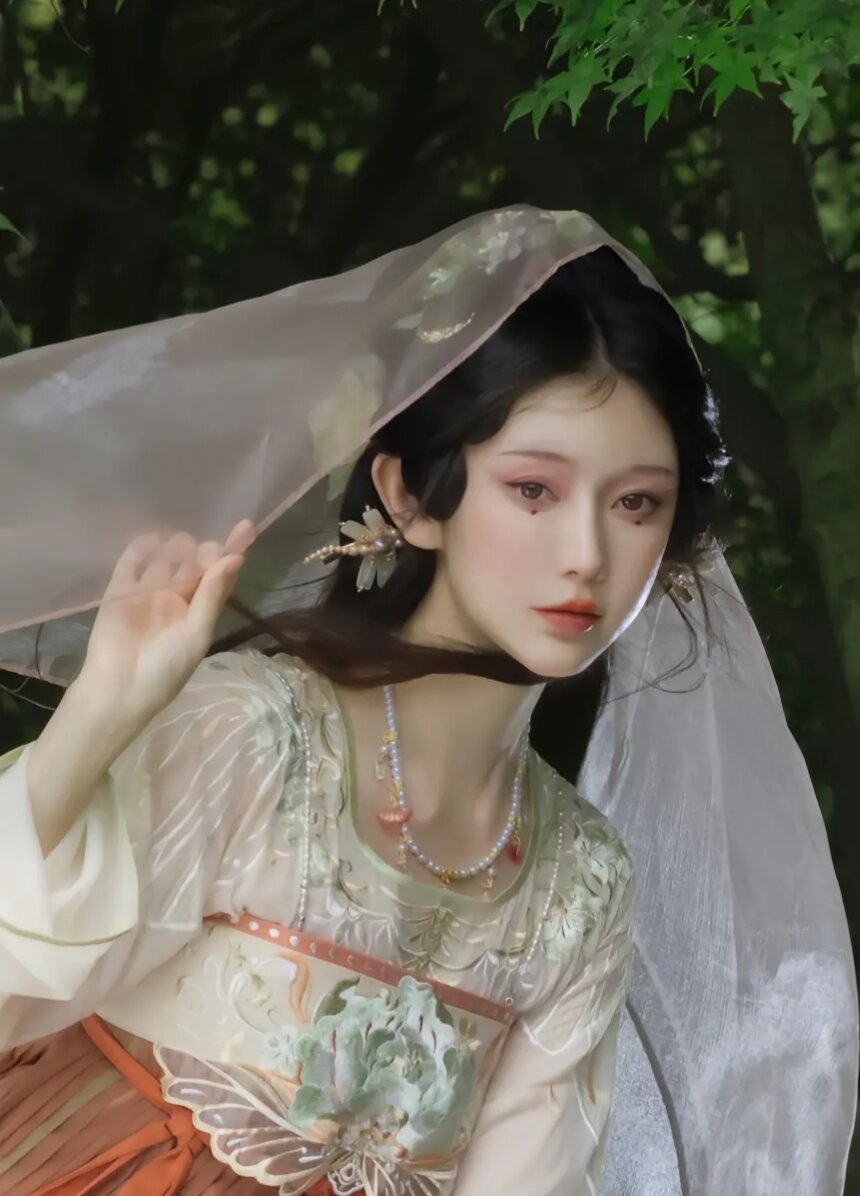 Summer Hanfu Fashion for Little Girls:A Guide to Traditional Chinese Wear Summer Hanfu Fashion for Little Girls:A Guide to Traditional Chinese Wear