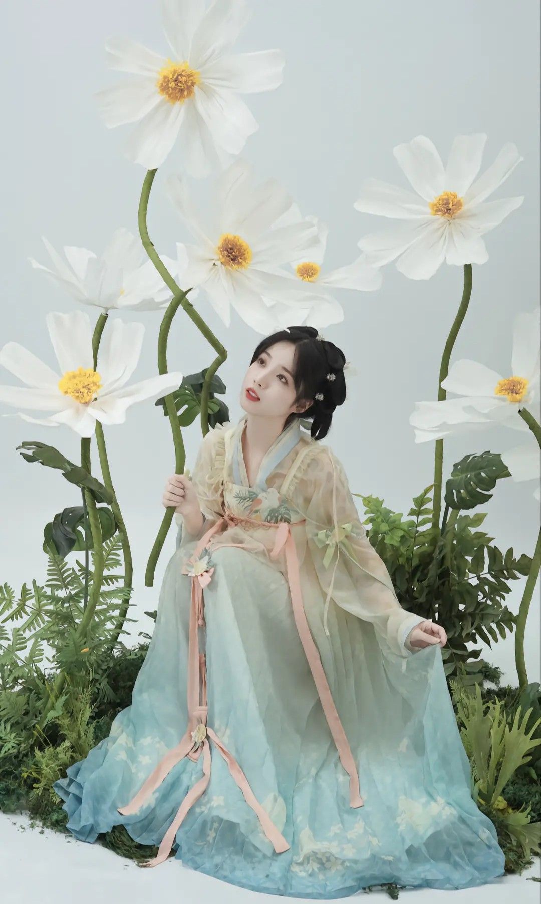 Phoenix-Inspired Hanfu Childrens Fashion:A Journey into Traditional Chinese Elegance Phoenix-Inspired Hanfu Childrens Fashion:A Journey into Traditional Chinese Elegance