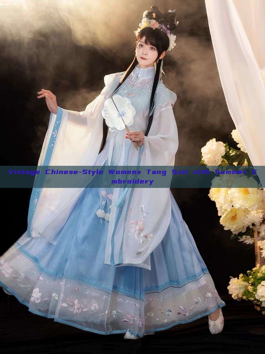 Vintage Chinese-Style Womens Tang Suit with Summer Embroidery Vintage Chinese-Style Womens Tang Suit with Summer Embroidery
