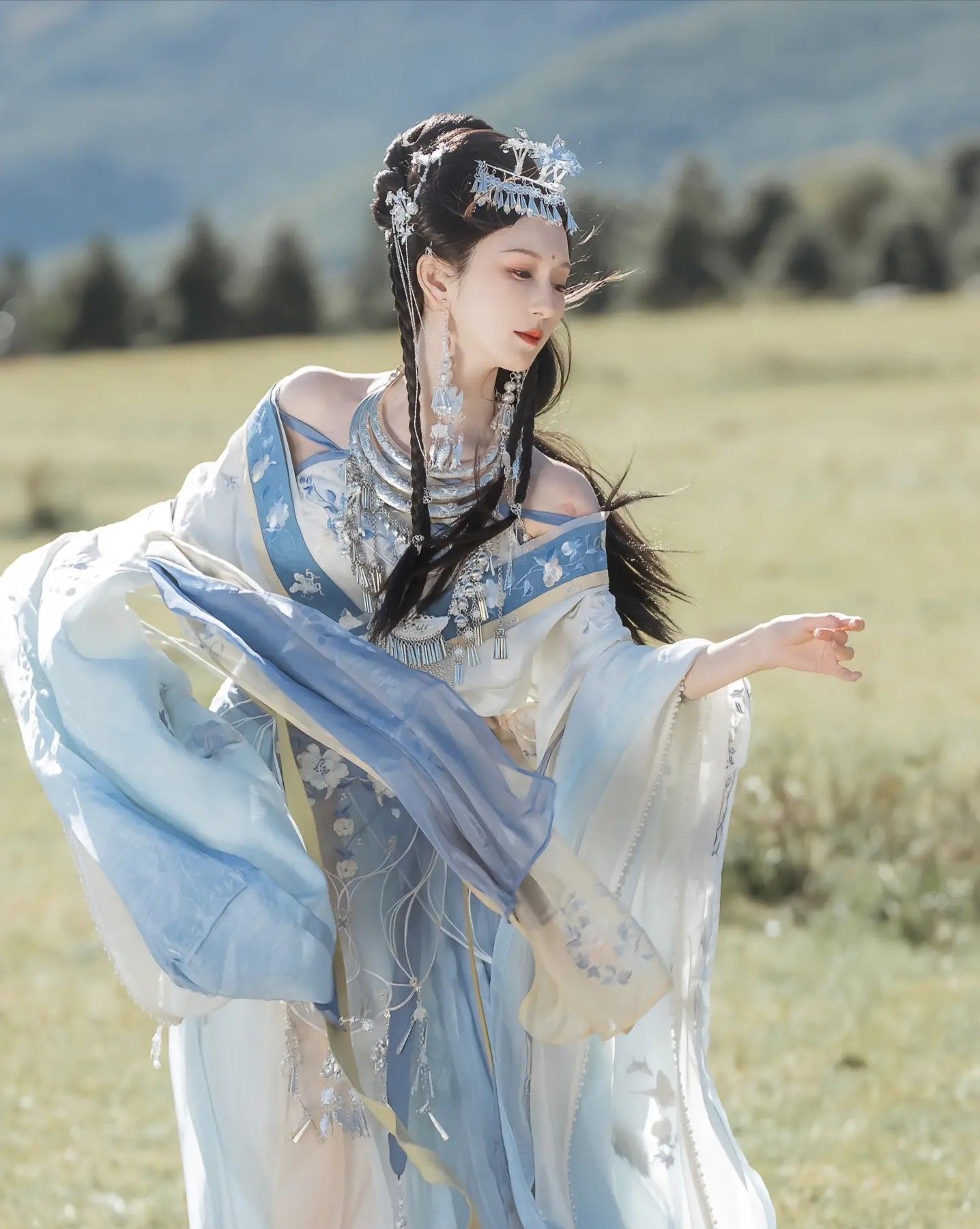 Renting Traditional Hanfu Wedding Gowns for the Modern Bride