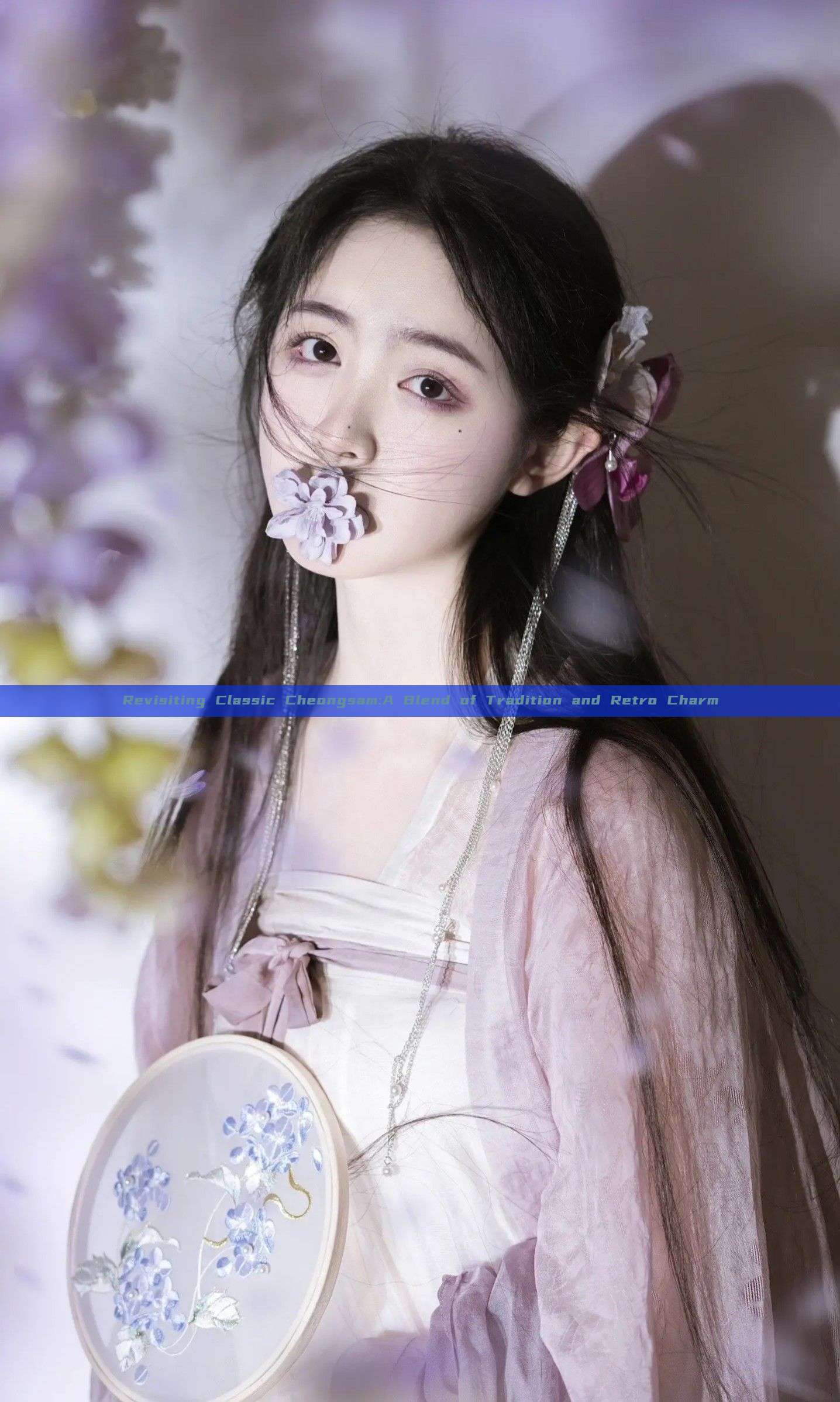 Revisiting Classic Cheongsam:A Blend of Tradition and Retro Charm