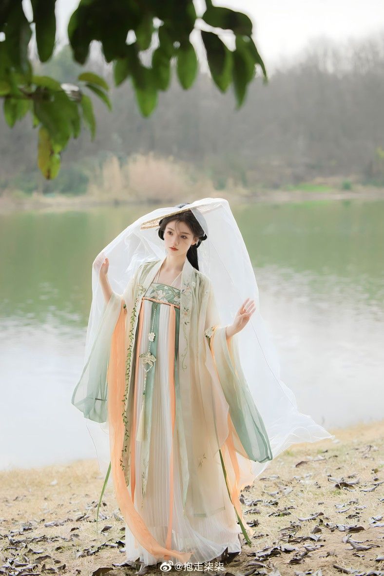 The Charm of Eight-Part Length Horseface Skirt The Charm of Eight-Part Length Horseface Skirt