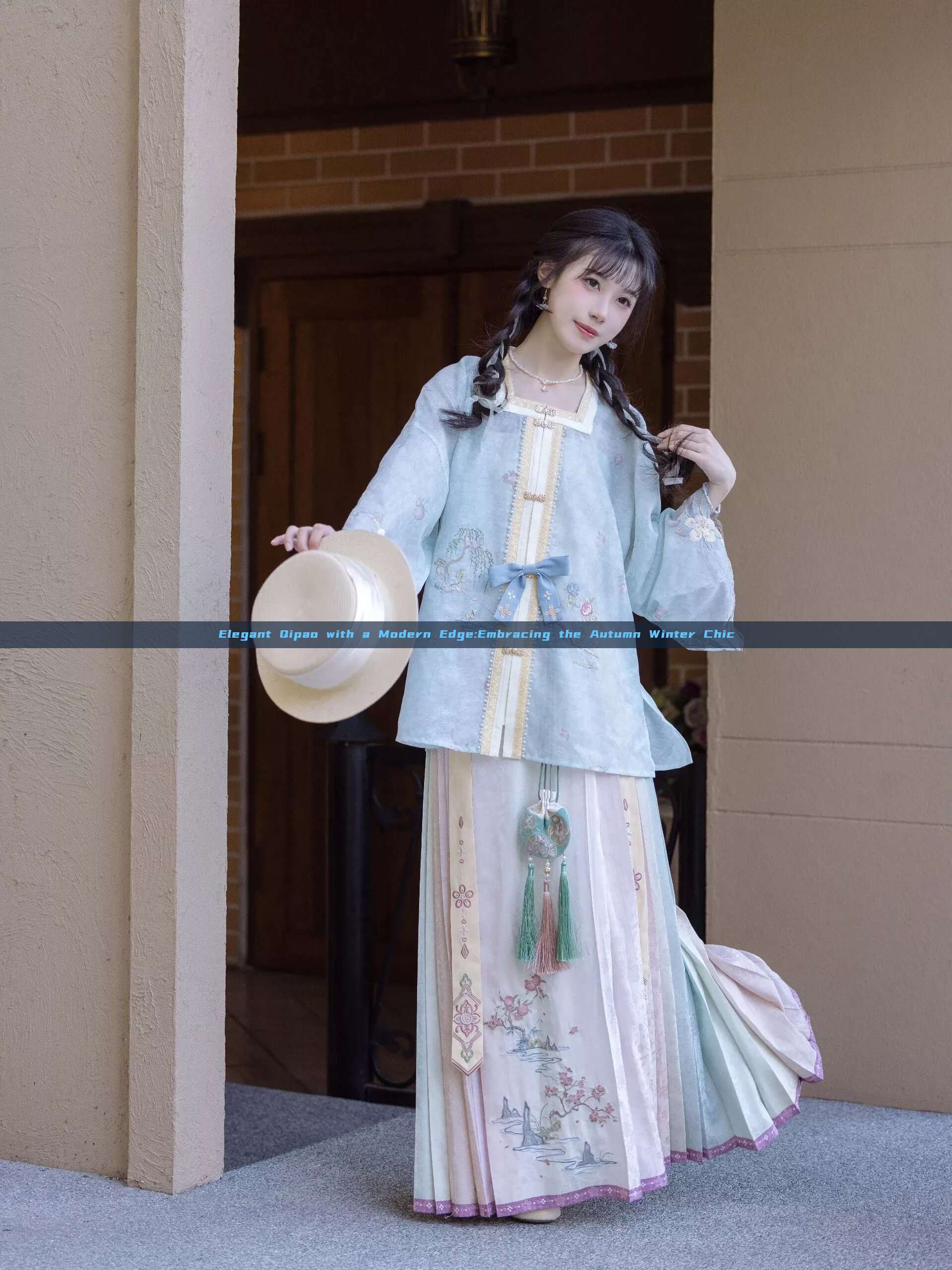 Elegant Qipao with a Modern Edge:Embracing the Autumn Winter Chic Elegant Qipao with a Modern Edge:Embracing the Autumn Winter Chic