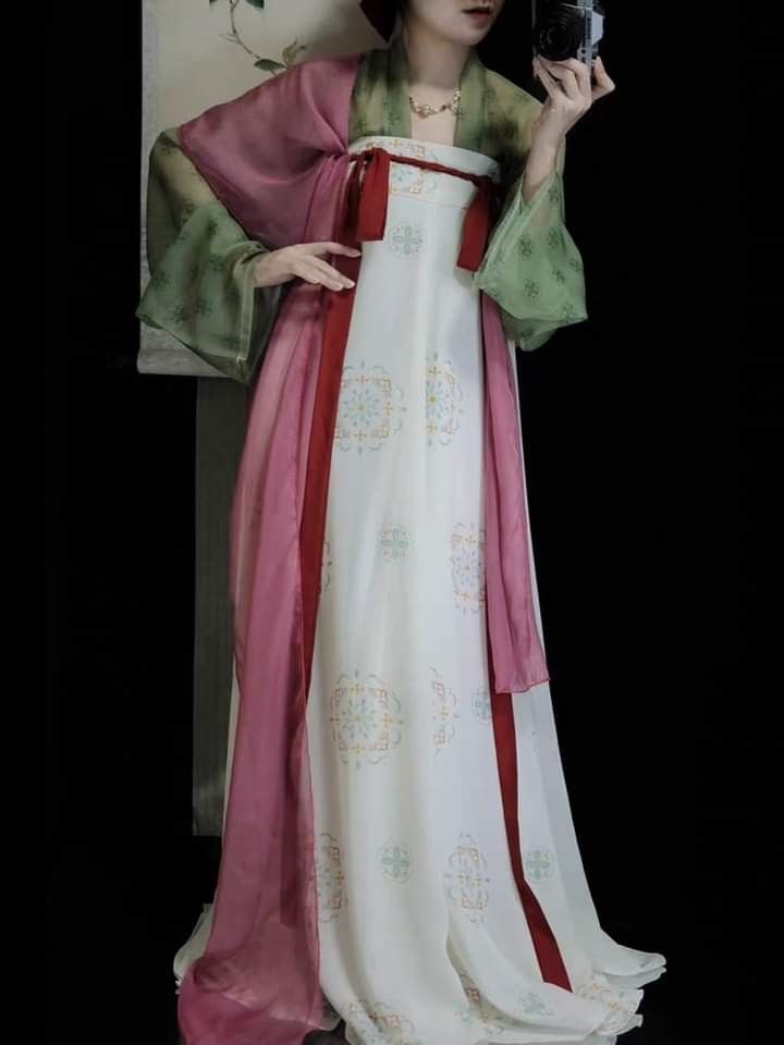 2021 New Wave of Traditional Hanfu:A Blend of Ancient Elegance and Modern Fashion 2021 New Wave of Traditional Hanfu:A Blend of Ancient Elegance and Modern Fashion