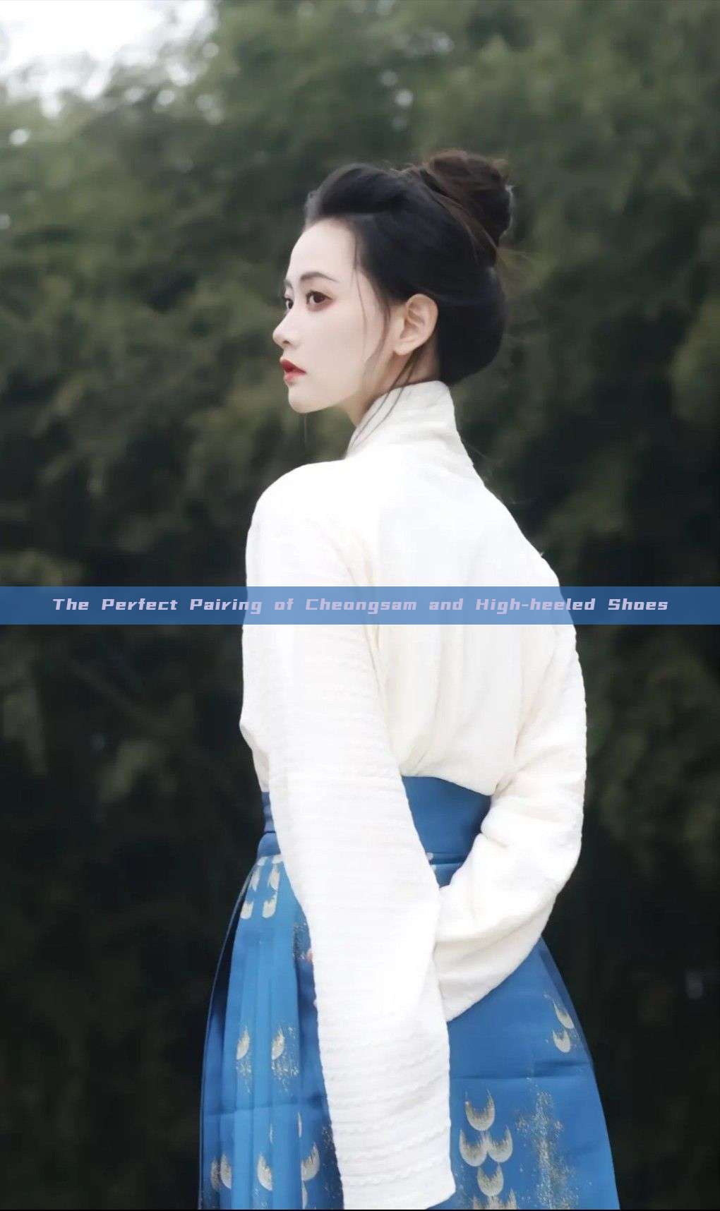 The Perfect Pairing of Cheongsam and High-heeled Shoes The Perfect Pairing of Cheongsam and High-heeled Shoes