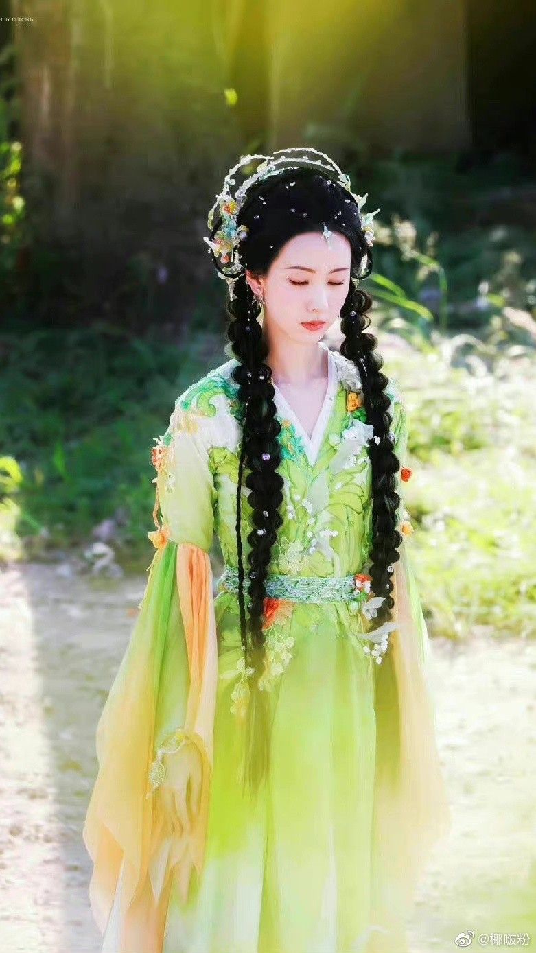 Ancient Charm of Hanfu Cloth Shoes for Women:A Glimpse into Traditional Chinese Elegance Ancient Charm of Hanfu Cloth Shoes for Women:A Glimpse into Traditional Chinese Elegance