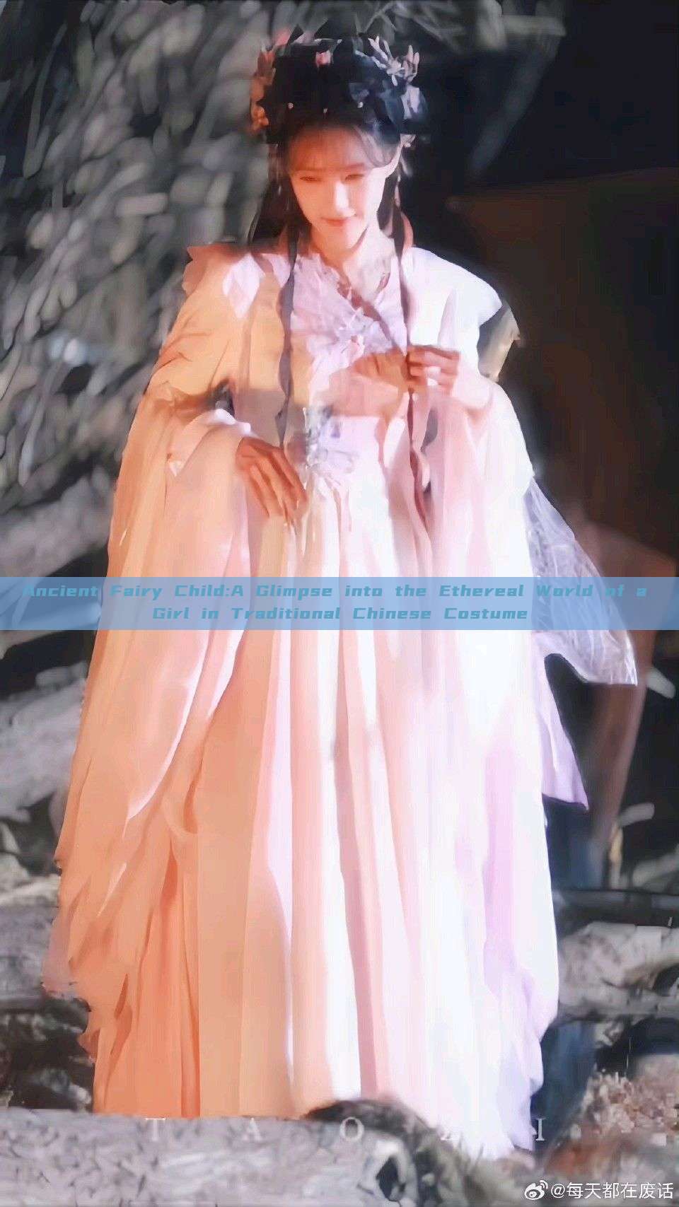 Ancient Fairy Child:A Glimpse into the Ethereal World of a Girl in Traditional Chinese Costume Ancient Fairy Child:A Glimpse into the Ethereal World of a Girl in Traditional Chinese Costume