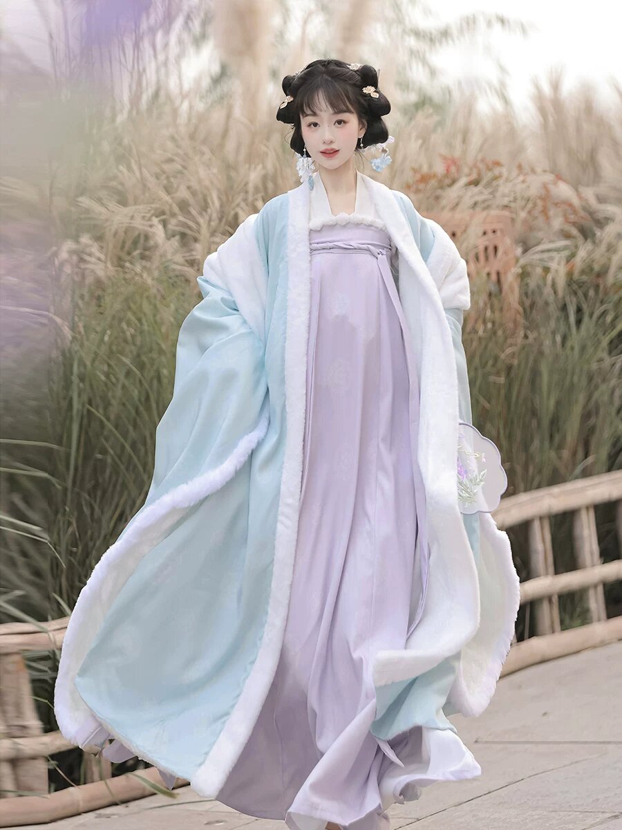 Red Apple Cheongsam:The Allure of Traditional Elegance in Suzhou Red Apple Cheongsam:The Allure of Traditional Elegance in Suzhou
