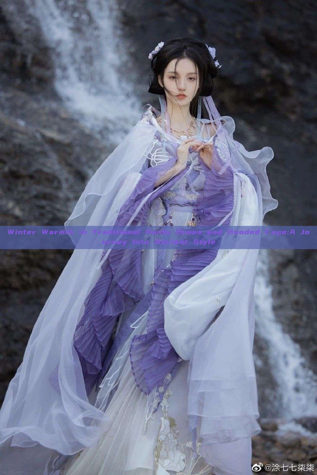 Winter Warmth in Traditional Hanfu Dress and Hooded Cape:A Journey into Ancient Style Winter Warmth in Traditional Hanfu Dress and Hooded Cape:A Journey into Ancient Style