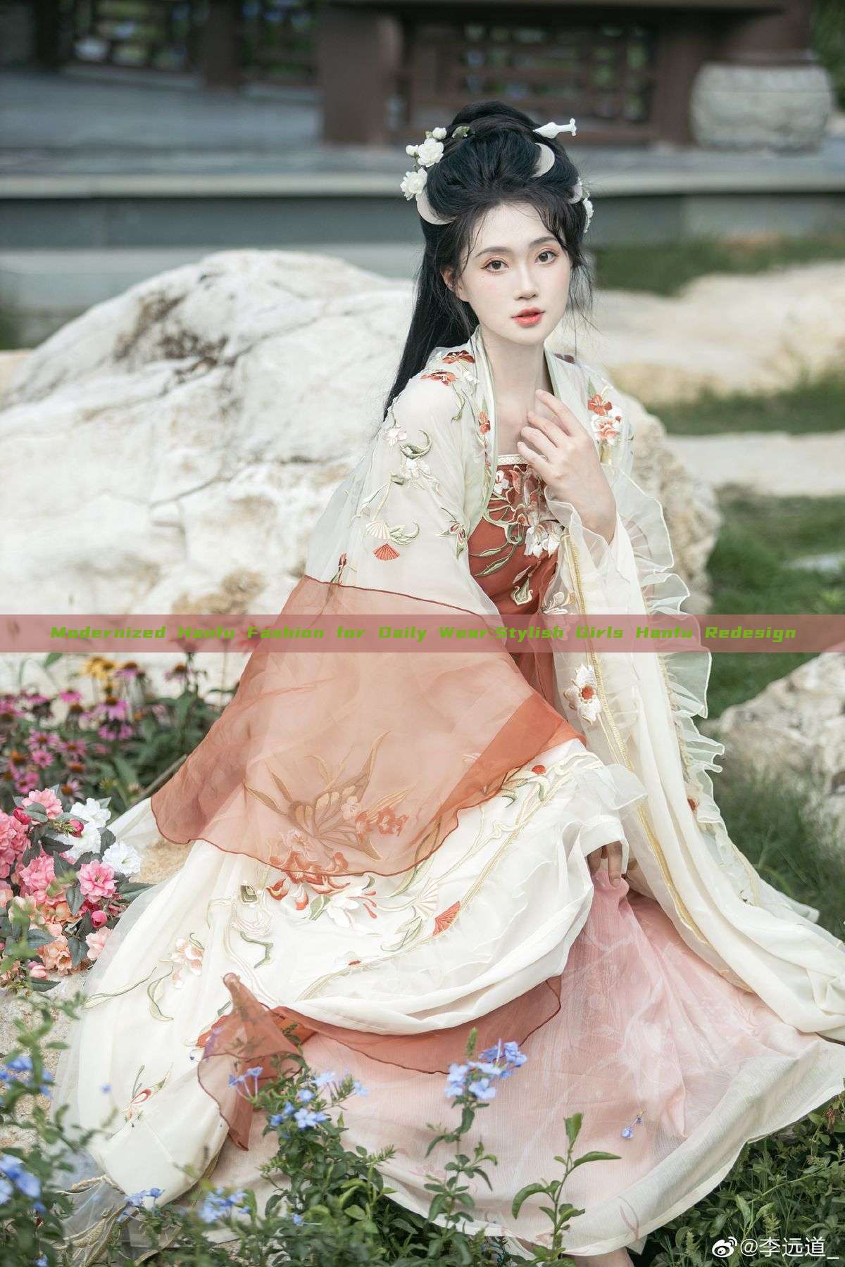 Modernized Hanfu Fashion for Daily Wear:Stylish Girls Hanfu Redesign Modernized Hanfu Fashion for Daily Wear:Stylish Girls Hanfu Redesign