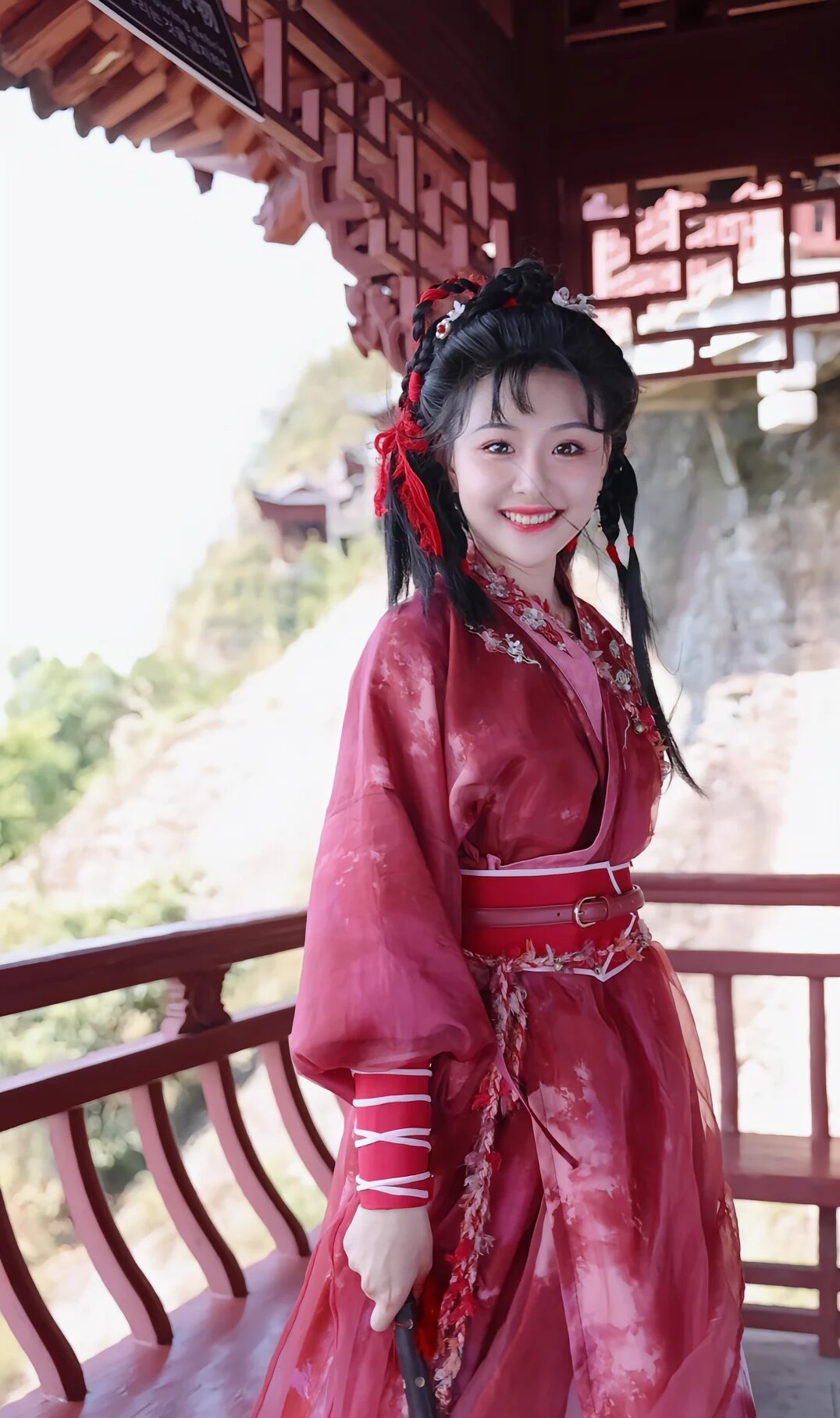 Reinventing Traditional Chinese Cheongsam:Young and Modern Large Size Fashion Reinventing Traditional Chinese Cheongsam:Young and Modern Large Size Fashion