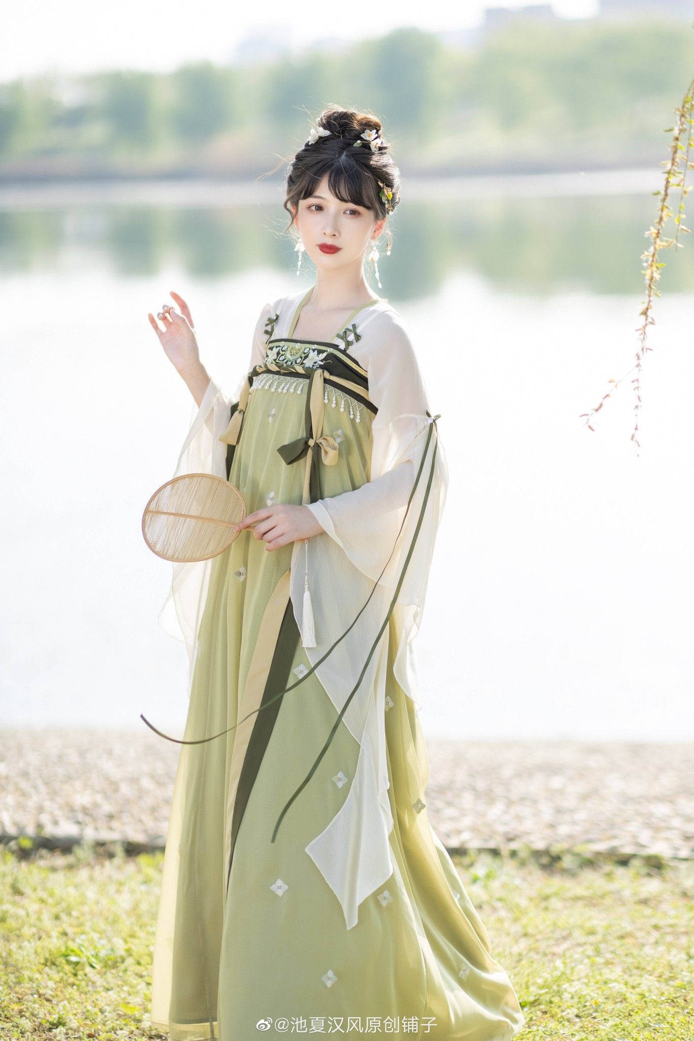 Childrens Lightweight Hanfu Capelets:A Guide to Stylish and Comfortable Options Childrens Lightweight Hanfu Capelets:A Guide to Stylish and Comfortable Options