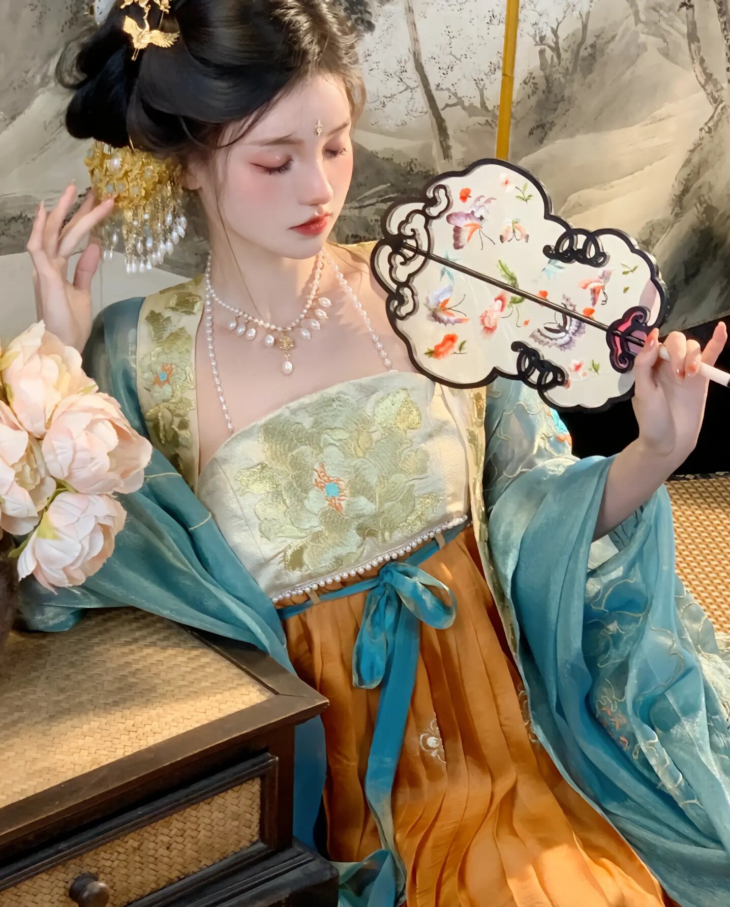 Reimagining the Cheongsam:Innovations in Chiffon Dress Design