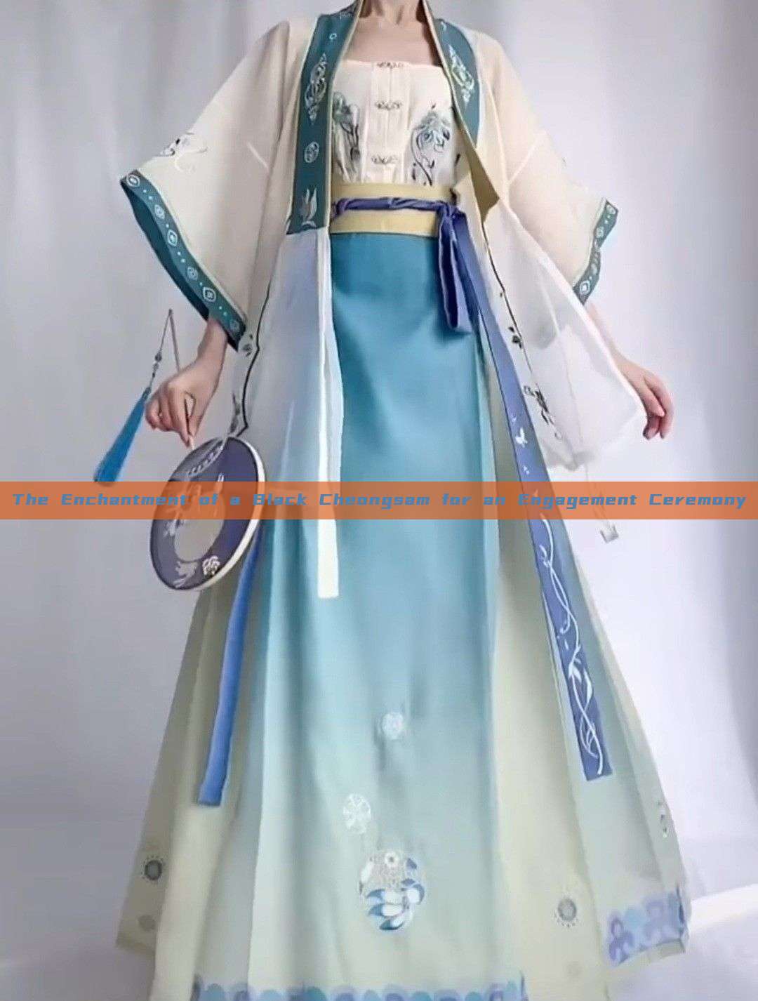 The Enchantment of a Black Cheongsam for an Engagement Ceremony The Enchantment of a Black Cheongsam for an Engagement Ceremony