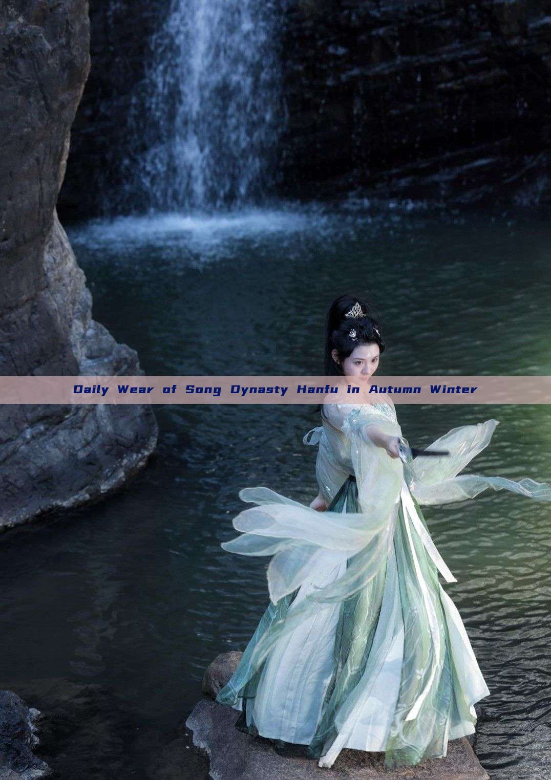 Daily Wear of Song Dynasty Hanfu in Autumn Winter Daily Wear of Song Dynasty Hanfu in Autumn Winter