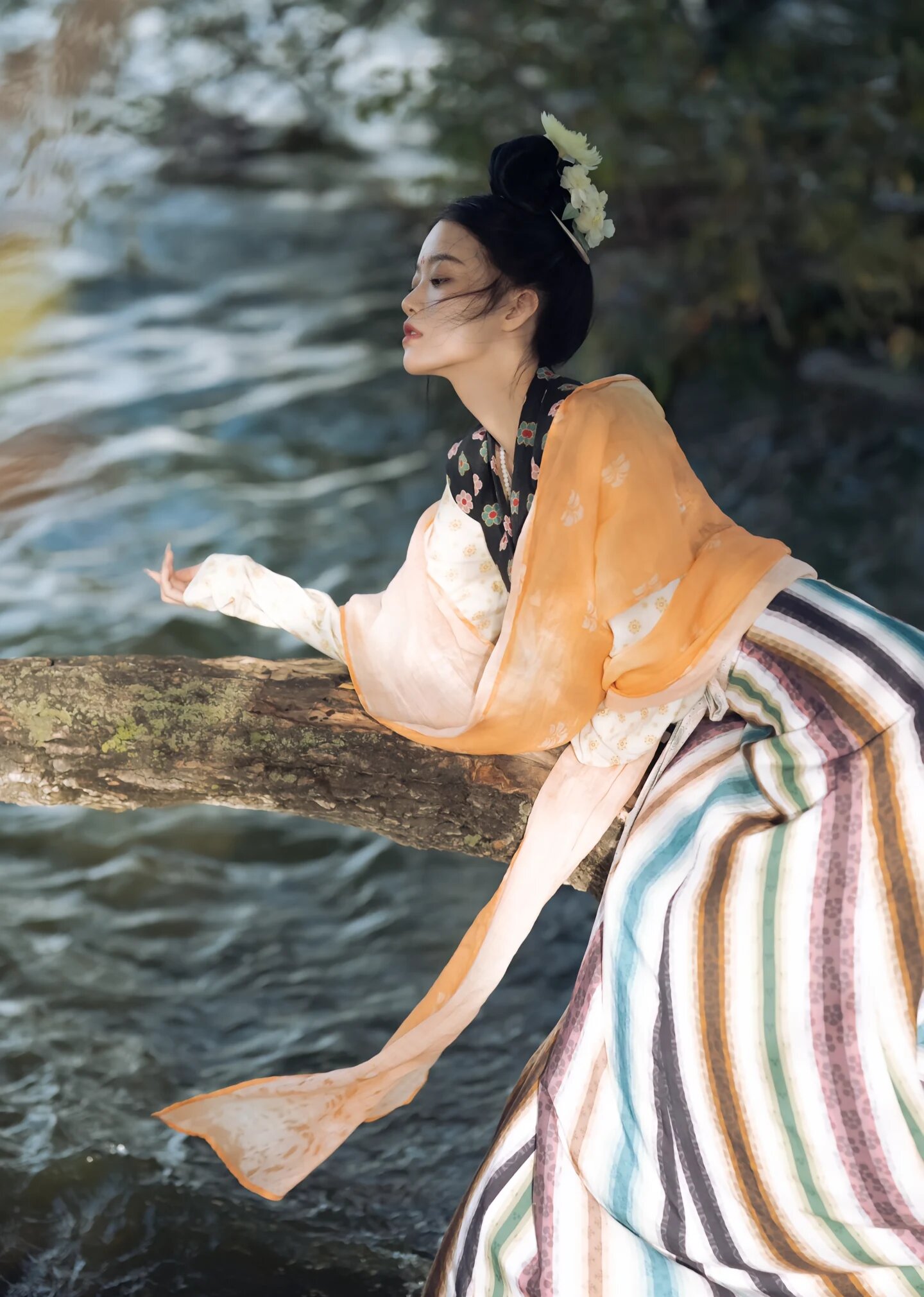 2024 New Style of Vibrant Ink Green Cheongsam:A Blend of Tradition and Modernity 2024 New Style of Vibrant Ink Green Cheongsam:A Blend of Tradition and Modernity