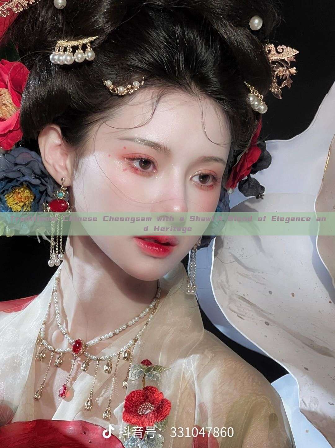 Traditional Chinese Cheongsam with a Shawl:A Blend of Elegance and Heritage Traditional Chinese Cheongsam with a Shawl:A Blend of Elegance and Heritage