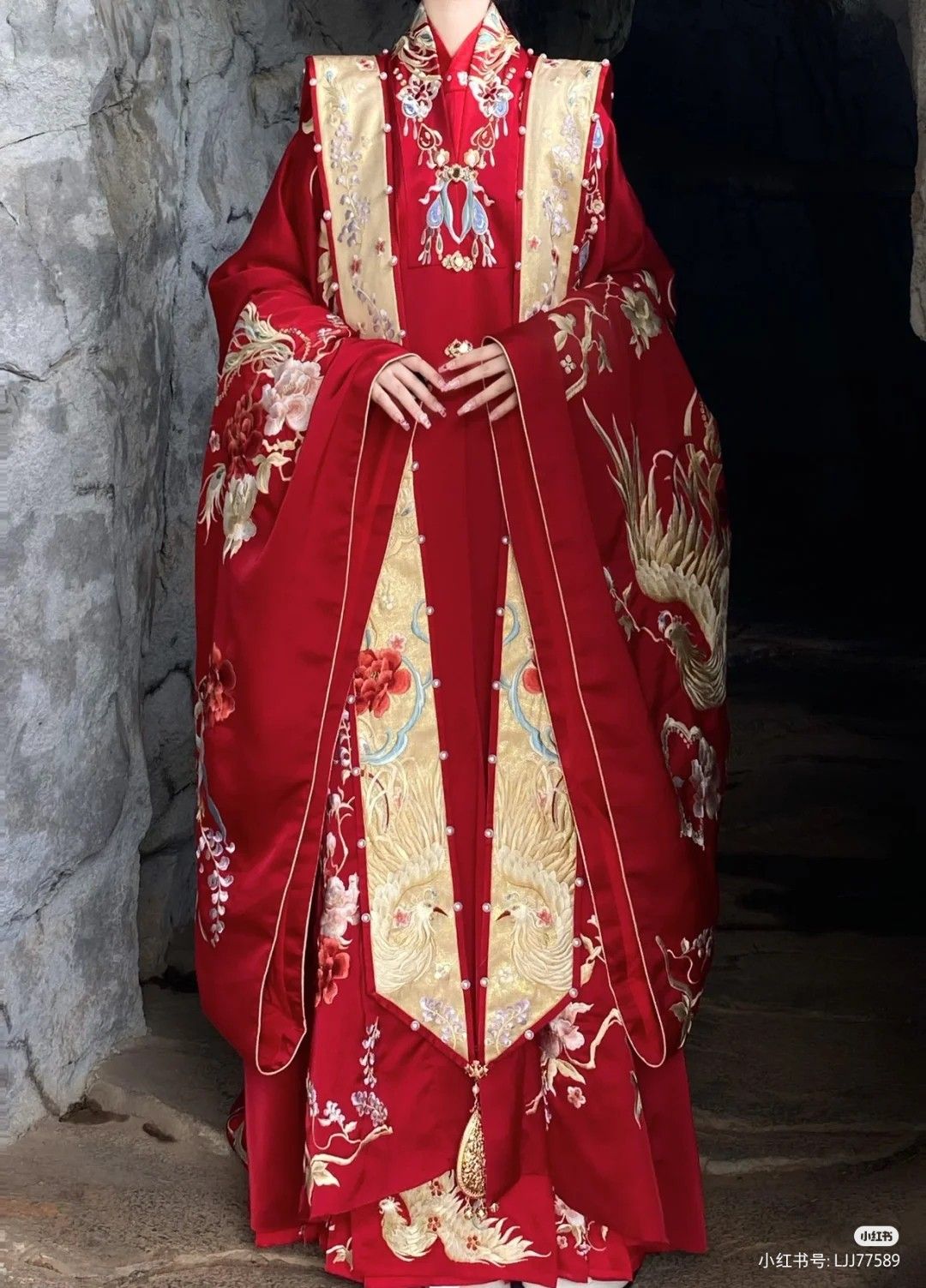 The Journey of a 4-Year-Old Child into the World of Hanfu Han Chinese Traditional Clothing) The Journey of a 4-Year-Old Child into the World of Hanfu Han Chinese Traditional Clothing)