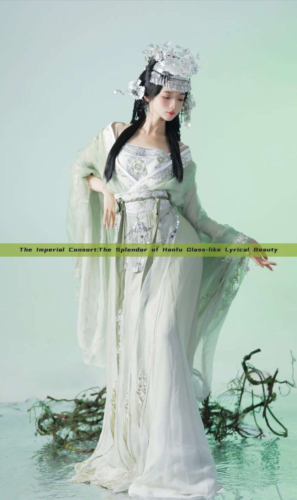 The Imperial Consort:The Splendor of Hanfu Glass-like Lyrical Beauty