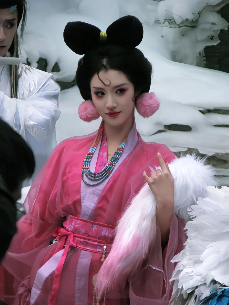Children in Lin Daiyus Style of Hanfu Fashion:Exploring the World of Traditional Chinese Clothing Children in Lin Daiyus Style of Hanfu Fashion:Exploring the World of Traditional Chinese Clothing