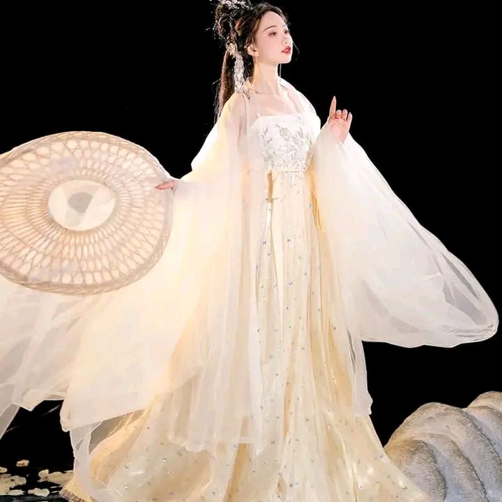 The Rise of Hanfu Chezi Skirts:Quality白菜价 Fashion or Traditional Revival? The Rise of Hanfu Chezi Skirts:Quality白菜价 Fashion or Traditional Revival?