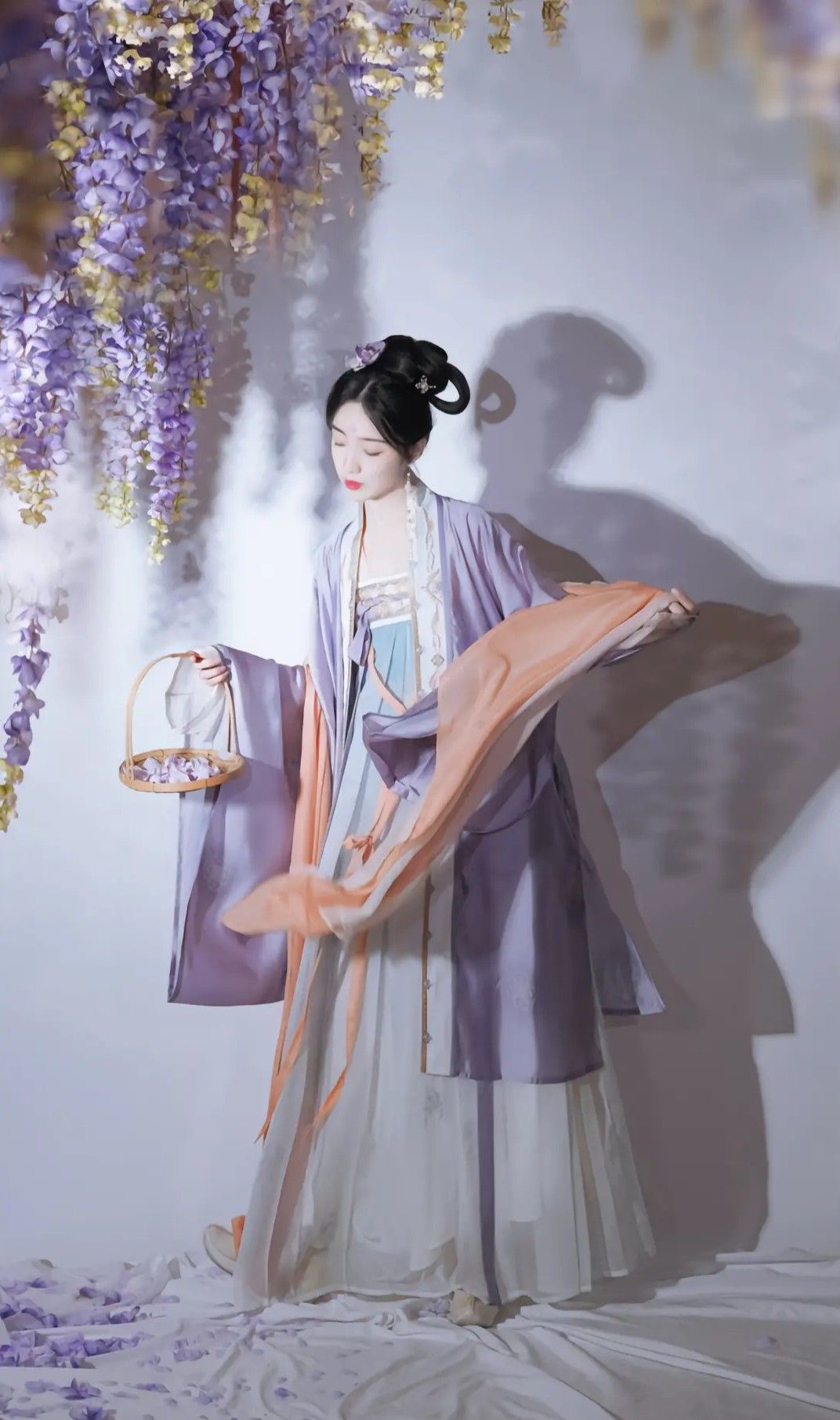Little Girl in White Hanfu Shoes:The Elegance of Traditional Chinese Attire Little Girl in White Hanfu Shoes:The Elegance of Traditional Chinese Attire