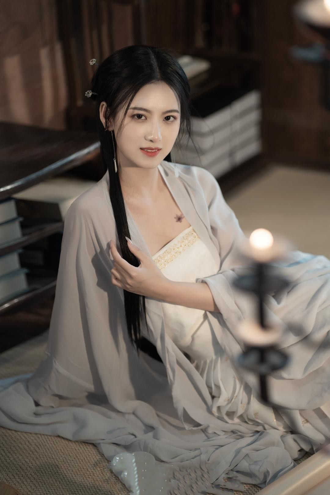 The Seductive Charm of Cheongsam:Unveiling the Splendidness of its Slit Design The Seductive Charm of Cheongsam:Unveiling the Splendidness of its Slit Design