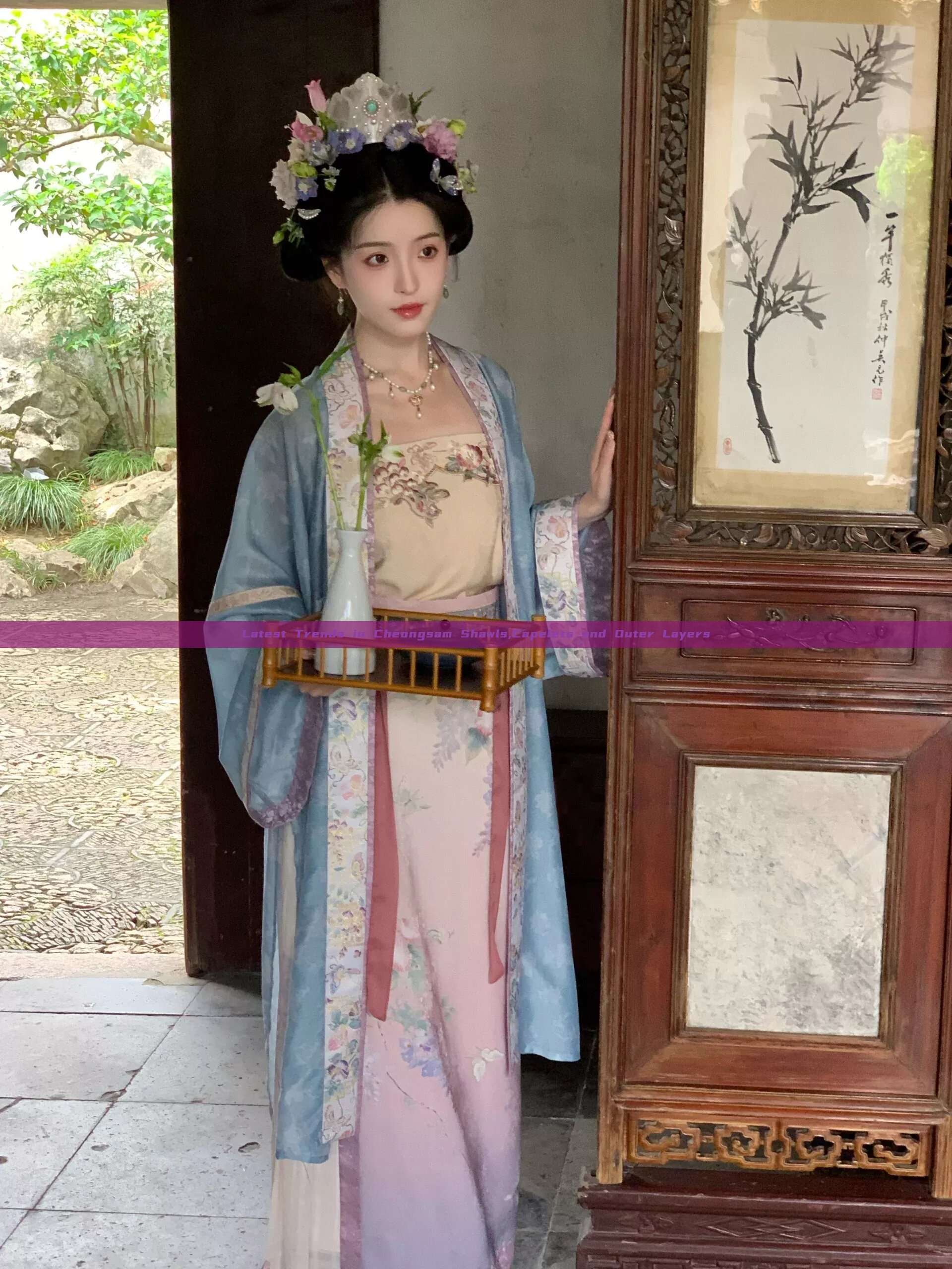 Latest Trends in Cheongsam Shawls,Capelets and Outer Layers Latest Trends in Cheongsam Shawls,Capelets and Outer Layers