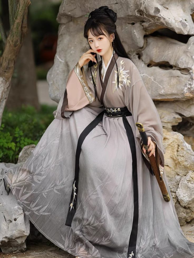 Childrens Princess Gowns and Traditional Hanfu Costumes for Autumn-Winter Childrens Princess Gowns and Traditional Hanfu Costumes for Autumn-Winter