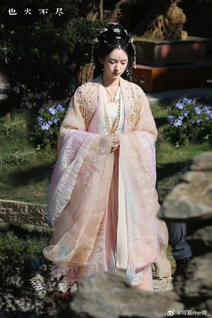 The Triumph of the Cheongsam:A Tale of Chinese Elegance The Triumph of the Cheongsam:A Tale of Chinese Elegance