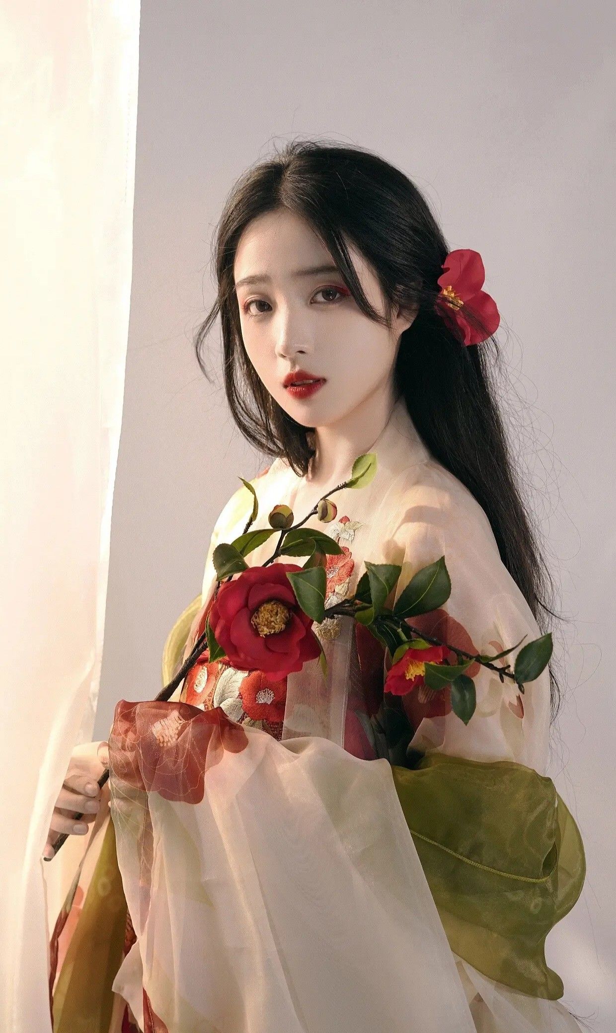 The Splendor of Princess Yao Yao in Traditional Chinese Hanfu Accessories The Splendor of Princess Yao Yao in Traditional Chinese Hanfu Accessories