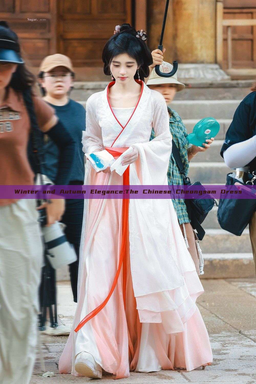 Winter and Autumn Elegance:The Chinese Cheongsam Dress Winter and Autumn Elegance:The Chinese Cheongsam Dress